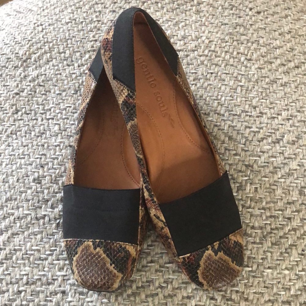 •Gentle Souls• Snakeskin Slip on Wedge